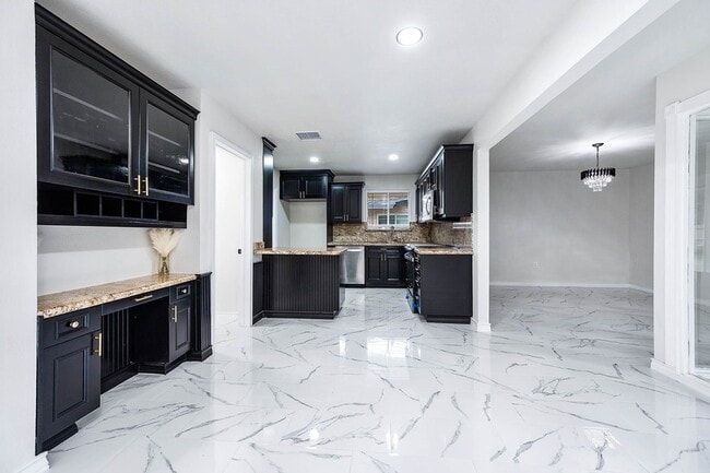 Building Photo - 1610 Richvale Ln