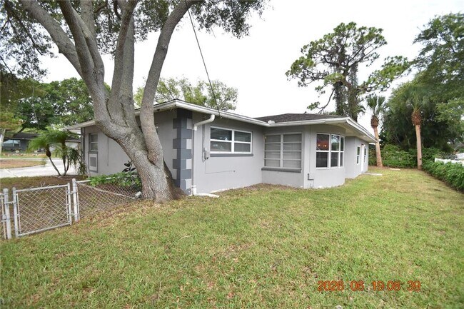 Building Photo - 3273 Harbor Lake Dr