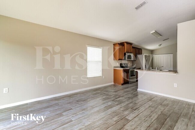 Building Photo - 3843 Falcon Crest Dr