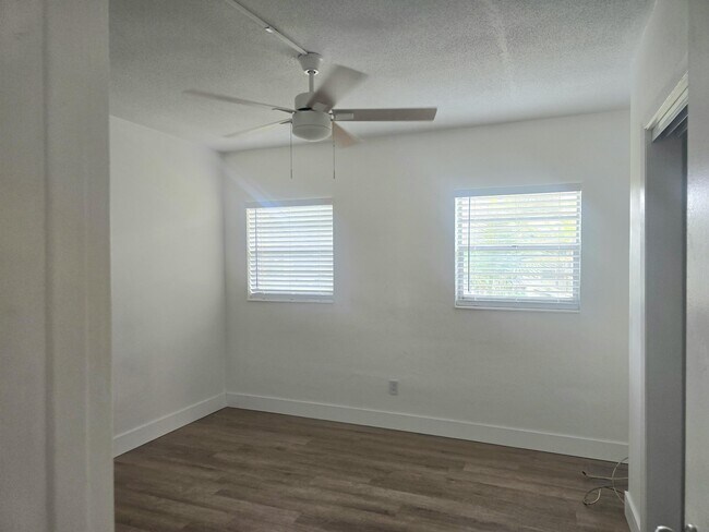 Building Photo - 3030 NW 43 Terrace