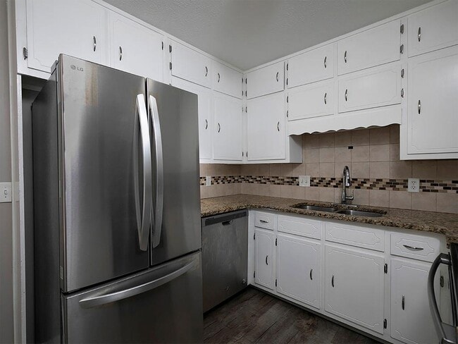 Building Photo - 581 Autumn Ln