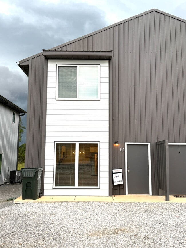 Building Photo - 401 Morring Rd