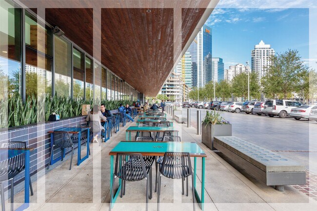 Building Photo - 3006 McCulloch Cir