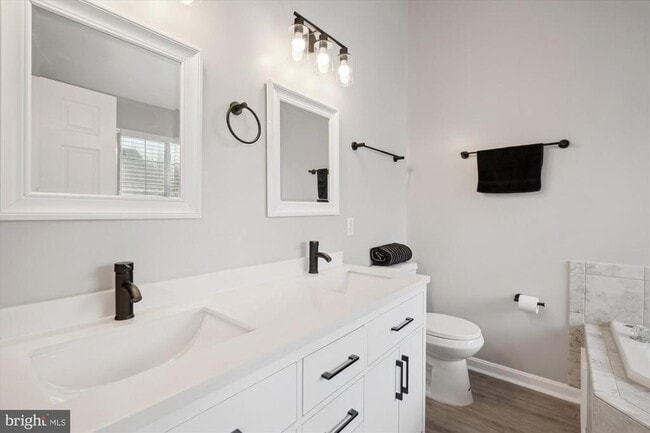 Building Photo - 8114 Mallard Shore Dr