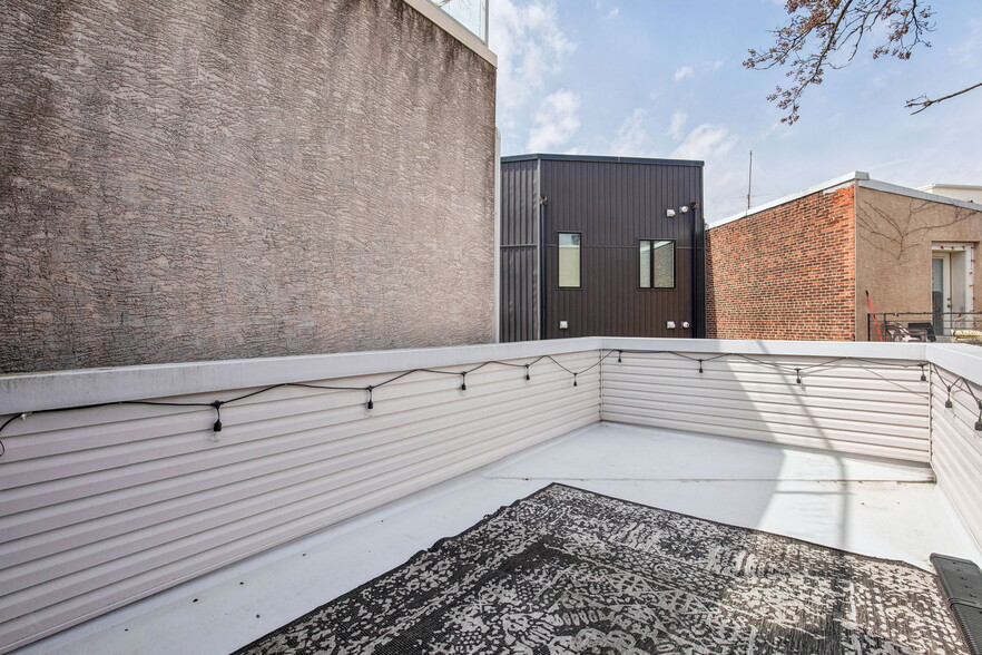 Building Photo - 1833 Ginnodo St