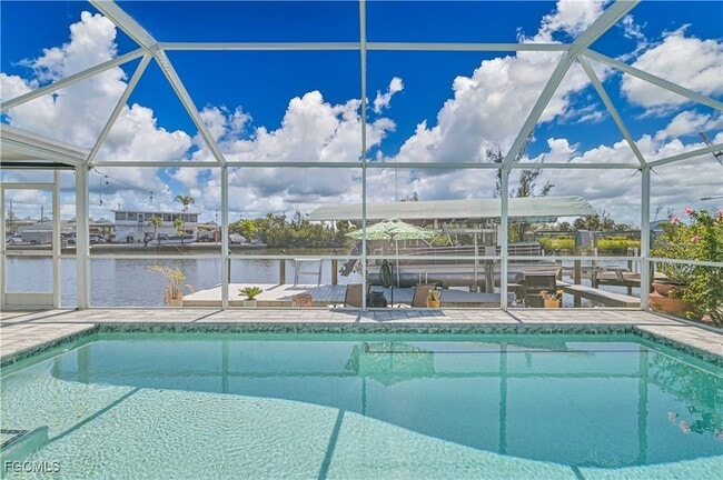 Building Photo - 2868 Sanibel Blvd