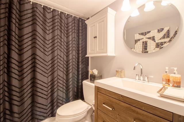 Building Photo - 5200 Martel Ave