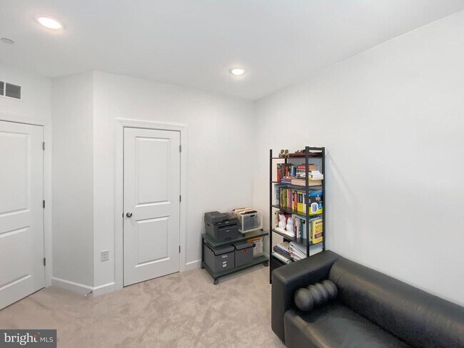 Building Photo - 14344 Yesler Ave