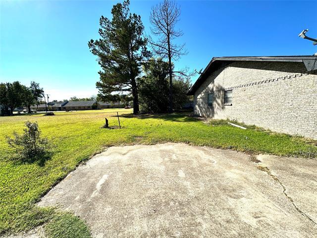 Building Photo - 706 Manson St