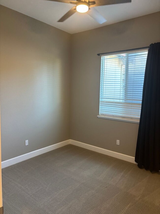 Building Photo - Beautiful Plumas Lake Home AVAILABLE NOW!