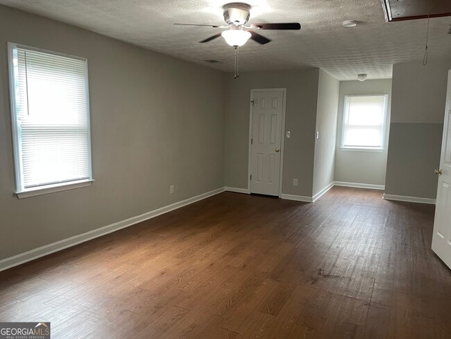 Building Photo - 60 Sentry Oak Ct