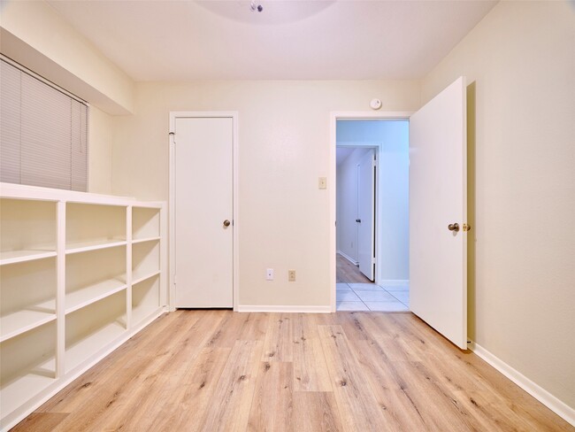 Building Photo - 4804 Fairhaven St