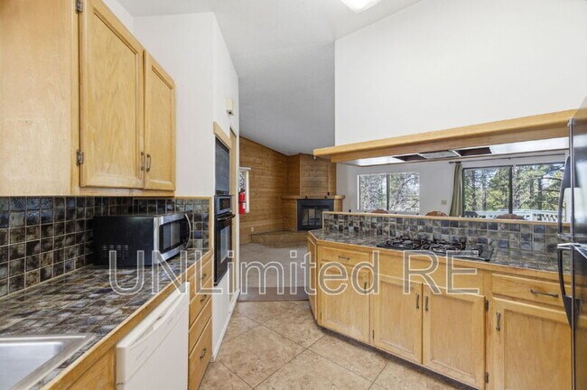 Building Photo - 1410 Inverrary Way