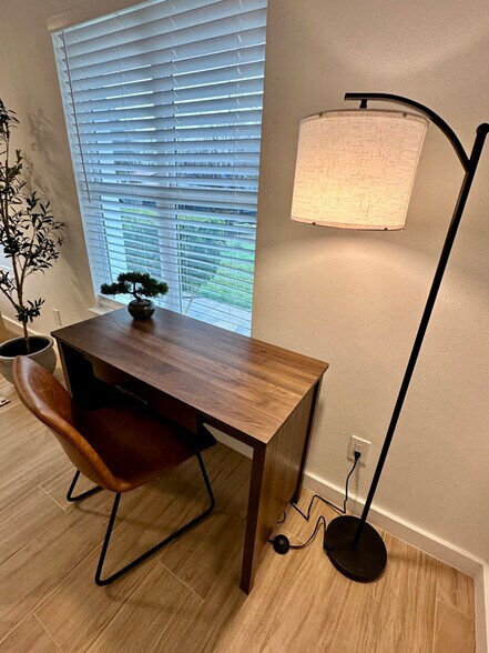 Building Photo - 6803 Hillcroft Dr