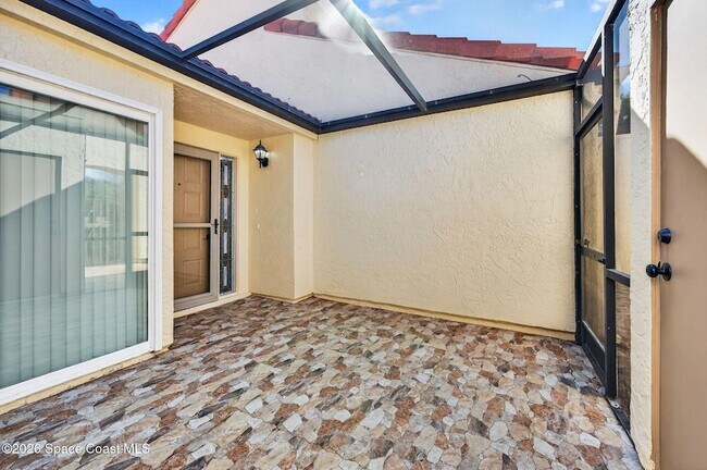 Building Photo - 737 Green Valley Ln