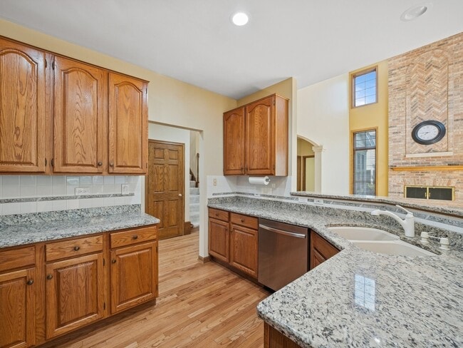 Building Photo - 1134 S Hiddenbrook Trail