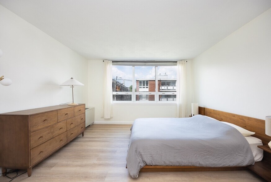 Building Photo - 41 Park St