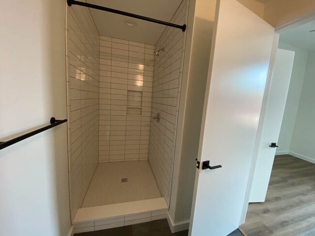 Building Photo - 109 N Gregson St