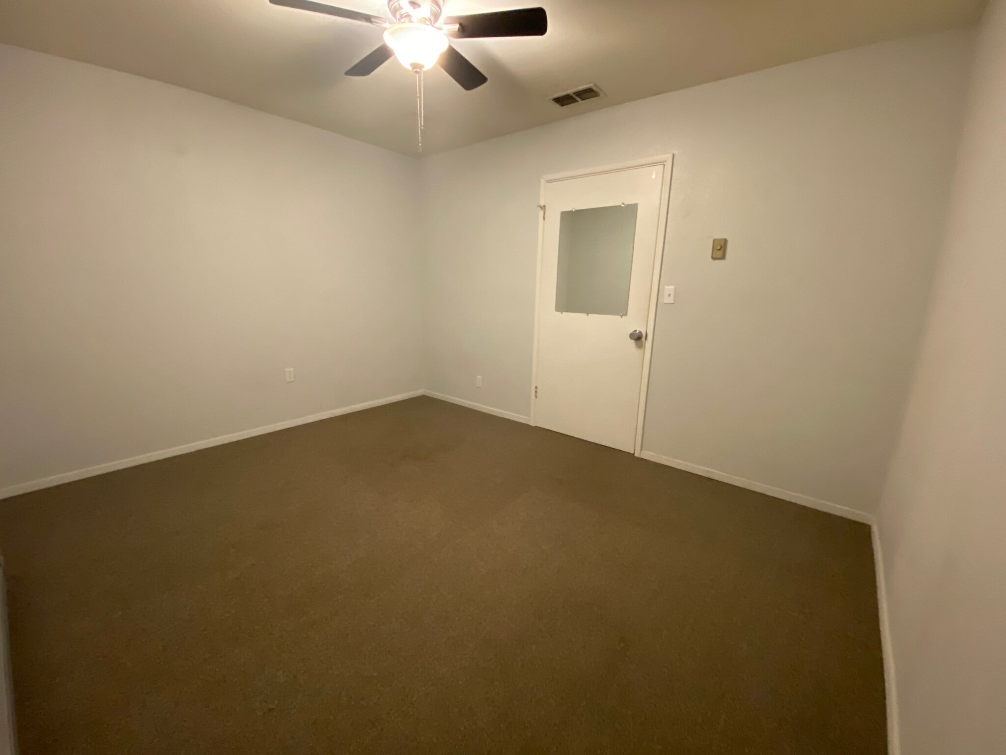 Building Photo - 4234 E Western Dr