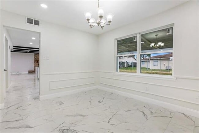 Building Photo - Harvey Beauty