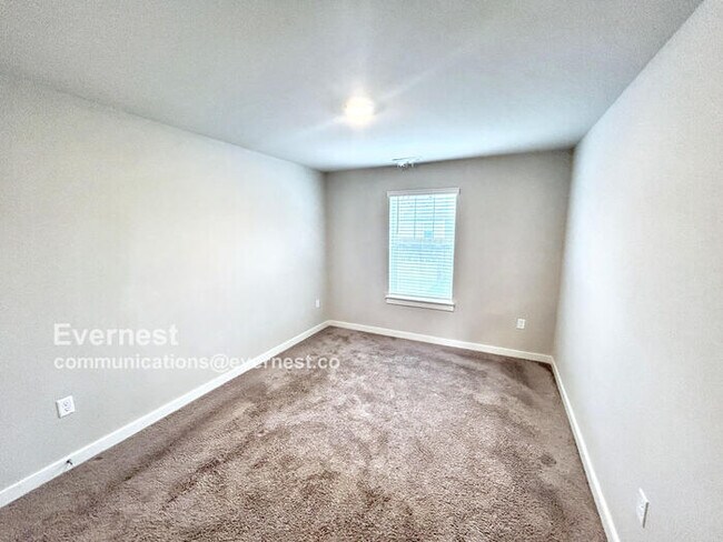 Building Photo - 549 Swanholme Dr