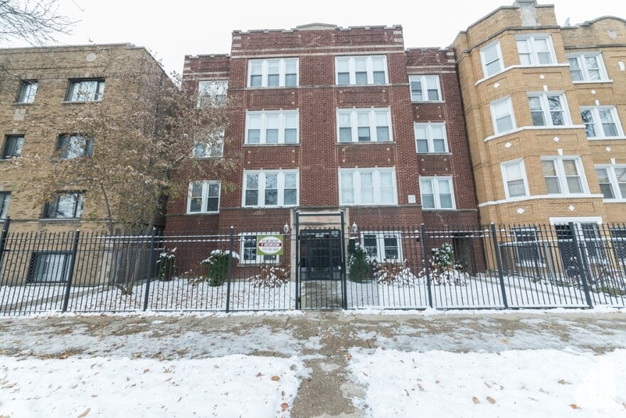 Primary Photo - 4948 N Harding Ave
