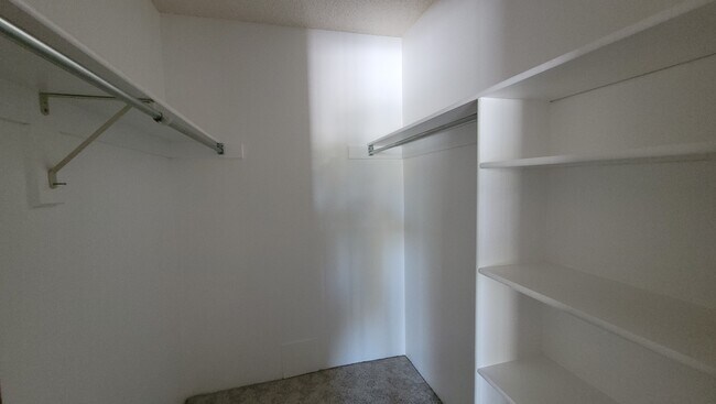 Building Photo - 324 Wright St