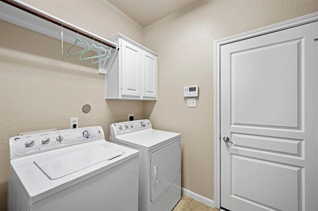 Building Photo - 10907 Lombardia Ct