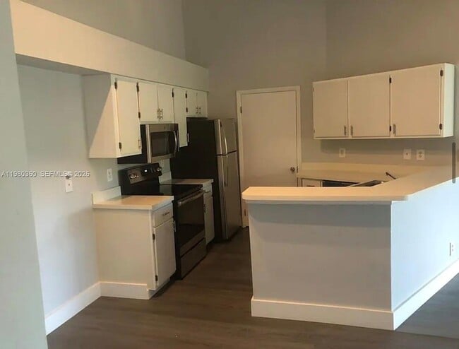 Building Photo - 9999 Summerbreeze Dr