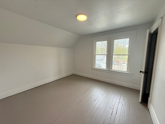 Building Photo - 422 Prospect St