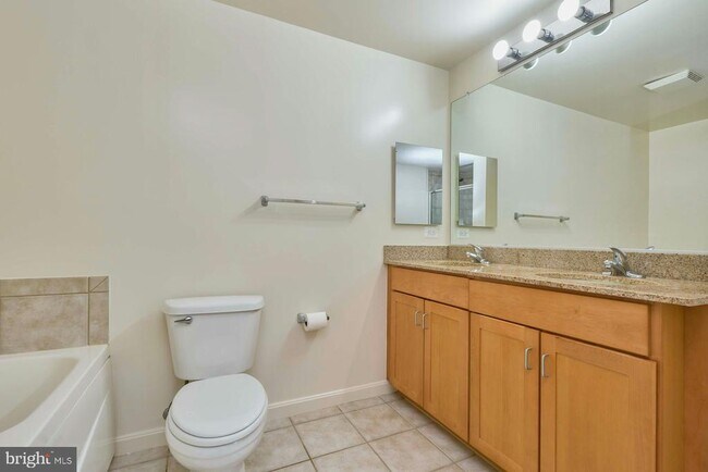 Building Photo - 4490 Market Commons Dr