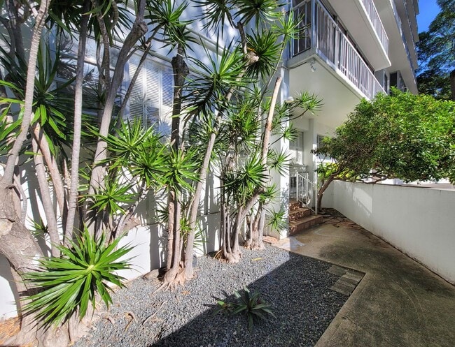 Building Photo - Ground Floor Unit at The Pleasanton! - 2BR / 2Bath / 1Pkg