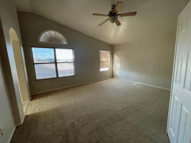 Building Photo - 922 N Sicily Dr