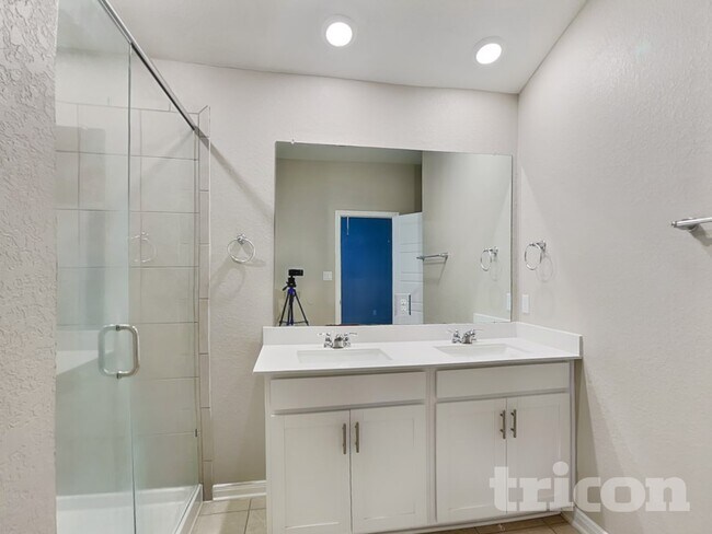 Building Photo - 13547 Emerson Wy