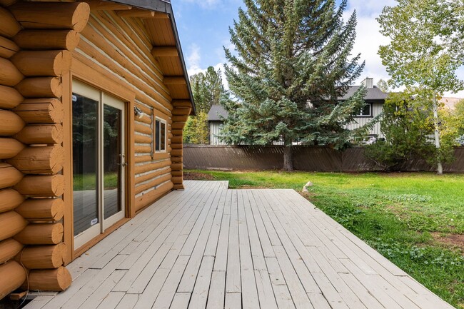Building Photo - Updated Log Cabin in Park City — Modern Co...
