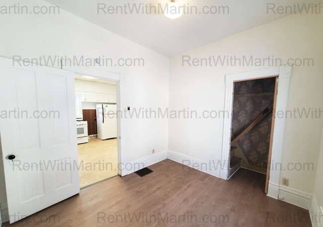 Building Photo - 314 Conger St