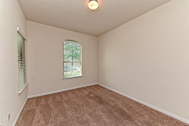 Building Photo - 265 Shale Cir
