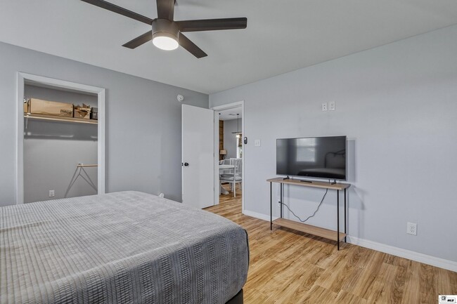 Building Photo - 6391 Paulette Pipes Rd