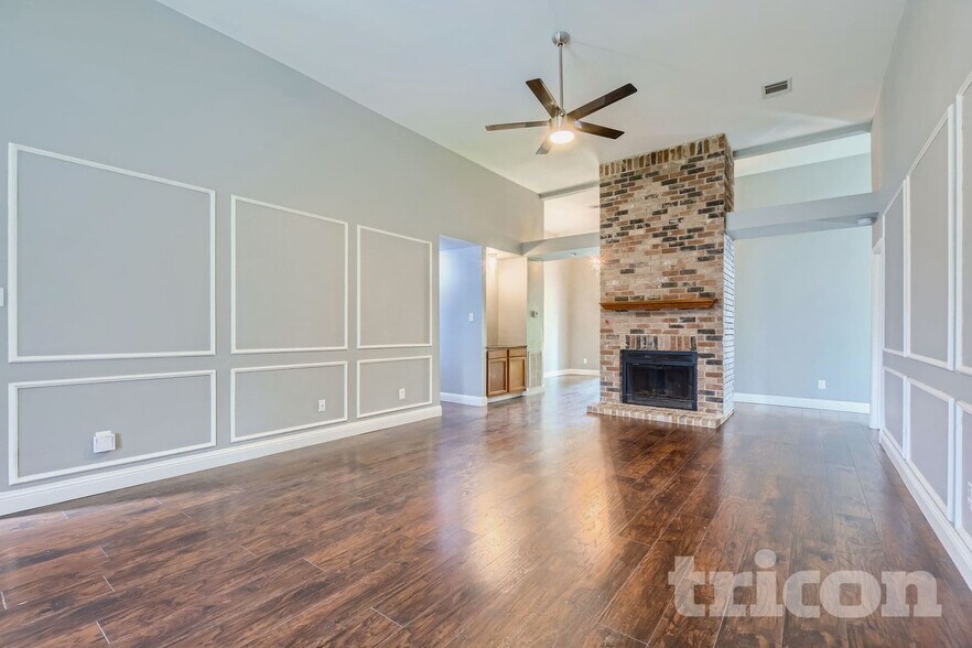 Building Photo - 725 Rawlins Dr