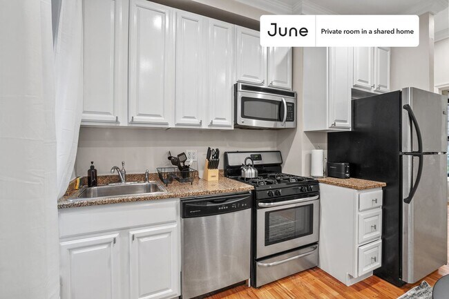 Building Photo - Room in Shared 3 bed/1 bath home
