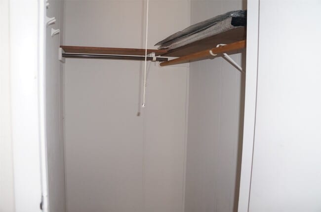 Building Photo - 650 Thousand Oaks