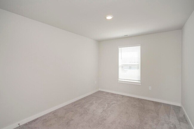 Building Photo - 517 Swanholme Dr