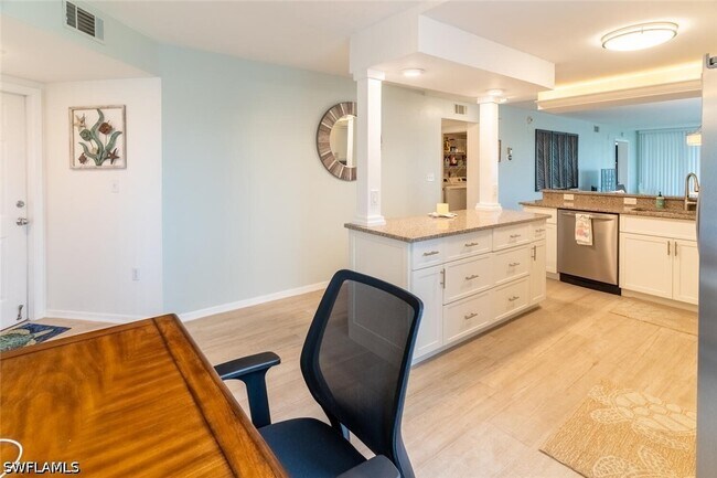 Building Photo - 270 Naples Cove Dr