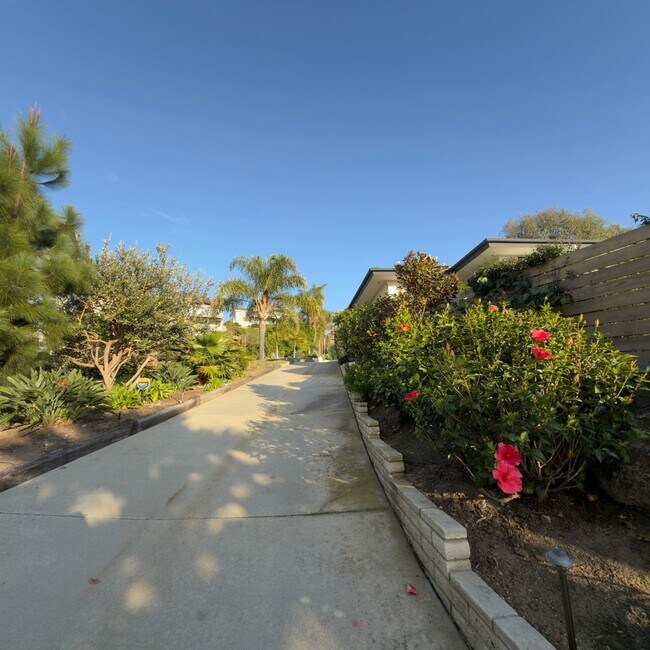 Building Photo - Cozy 1 bedroom in Encinitas!