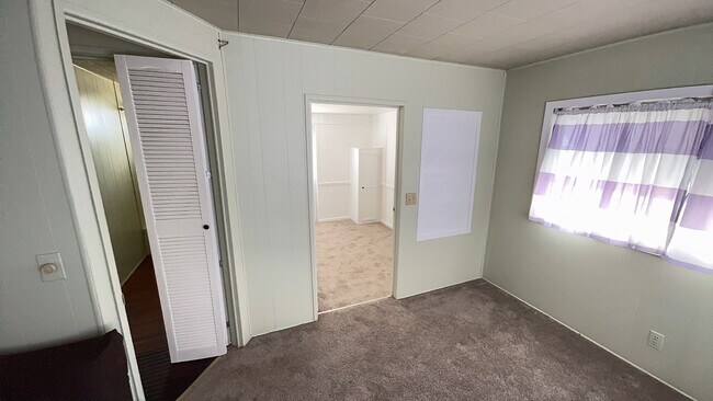 Building Photo - 4851 W Gandy Blvd