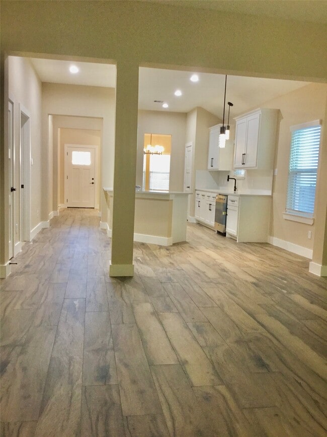 Building Photo - 2075 Briar Grove Dr