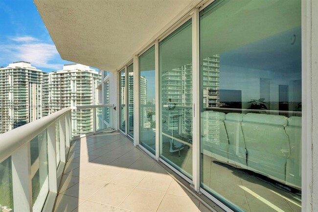 Building Photo - 16400 Collins Ave