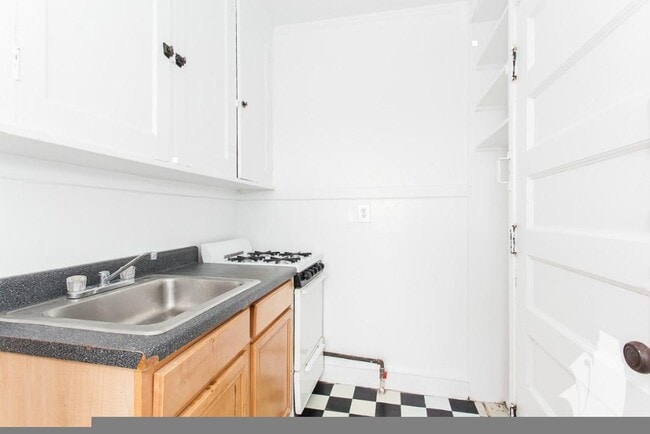 Building Photo - 2700 N Spaulding Ave