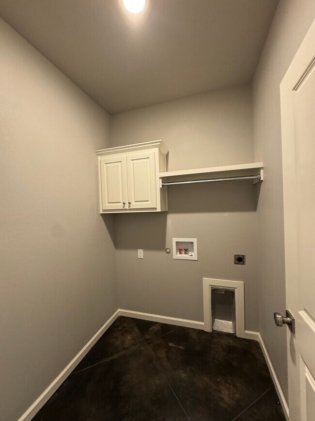 Building Photo - Located in Beacon Pointe!!!4bedrooms 2bathrooms 2 car garage NEWer Build 2025