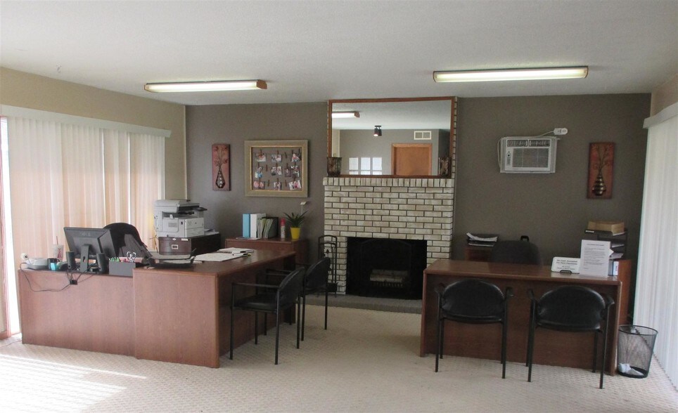 Summer Breeze Apartments 2940 SW Gage Blvd Topeka KS 66614